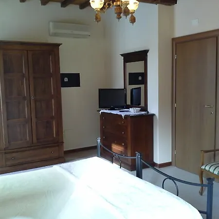 乐斯塔恩兹苏尔泊住宿加早餐旅馆 费拉拉